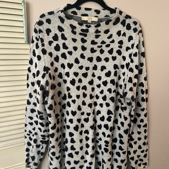 LOFT Sweaters - LOFT Black and gray Xl heart ❤️ Patterned Sweater- boyfriend fit.